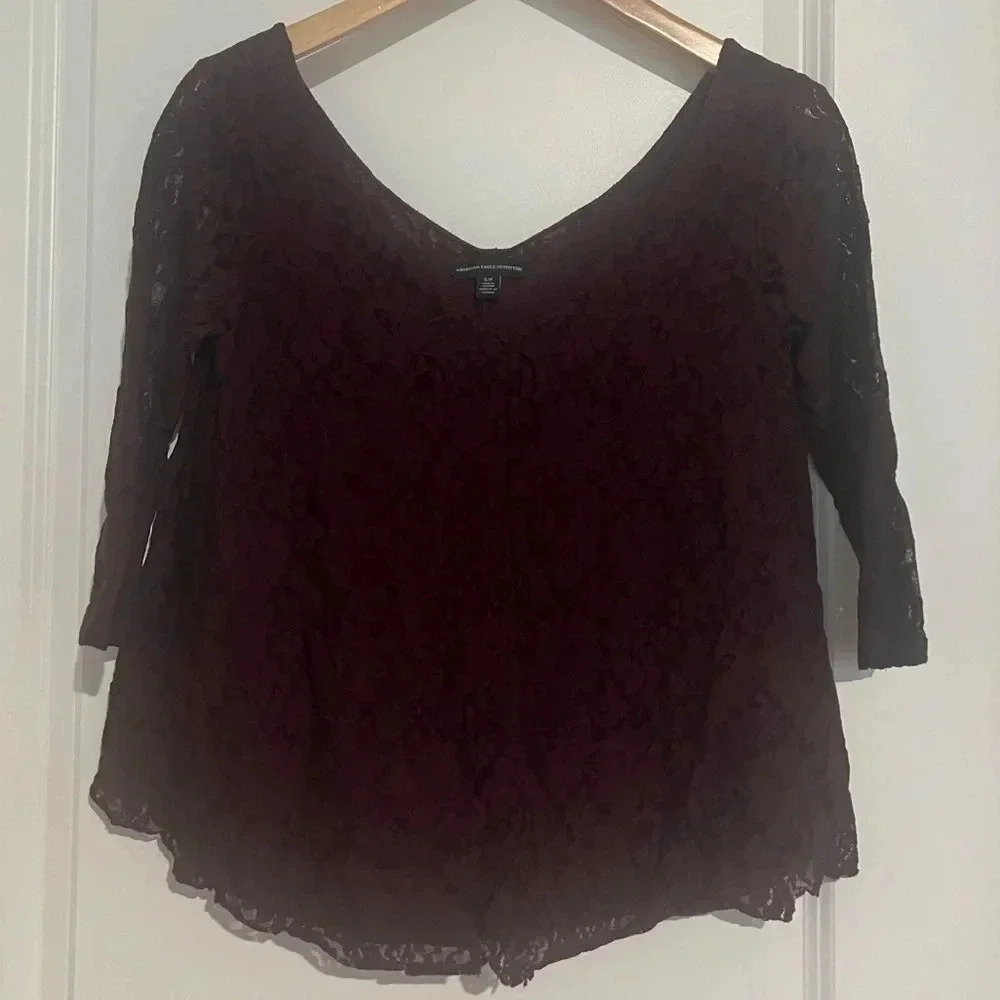 American Eagle lace top size S